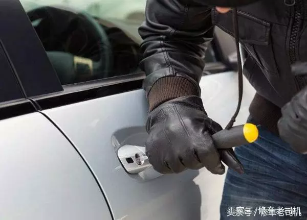3分鐘偷走一輛Vellfire!市價賣20萬 竟以2萬脫手 【全程視頻曝光】