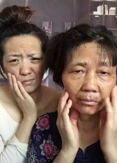 抖音「邋遢母女」爆紅,一夜吸粉500萬,化了妝竟意外的好看!