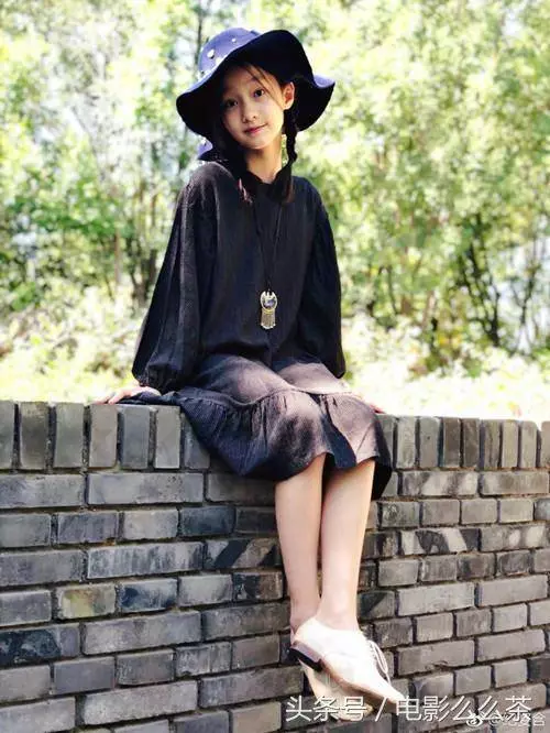趙薇「女兒」顏值秒殺關曉彤,網友:進娛樂圈可惜了!
