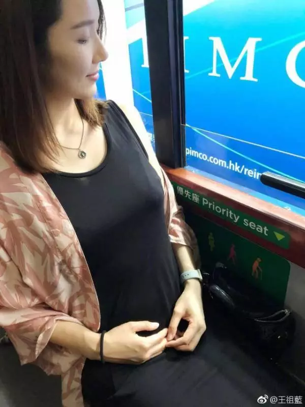王祖藍不願進產房抱女兒,僅用2字說明理由,網友確實可以理解