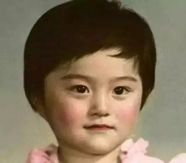范冰冰李晨闢謠轉移67.8億註銷國籍!童年合照破范丞丞私生子謠言