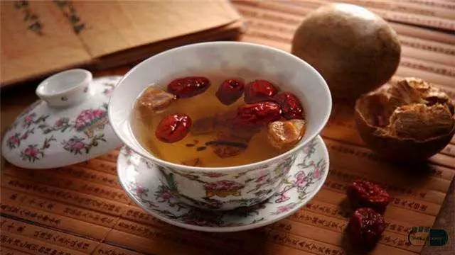 每天用「羅漢果」泡茶喝,一周之後身體會有喜人的變化...血壓、血脂降了,便秘沒了!!