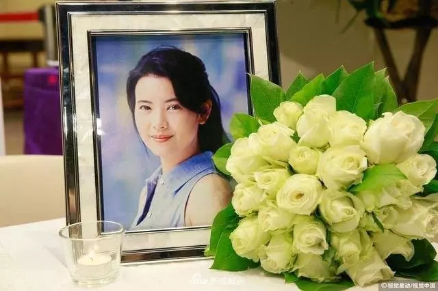 ◤藍潔瑛暴斃◢《大時代》眾演員到場致意!藍潔瑛追思彌撒!