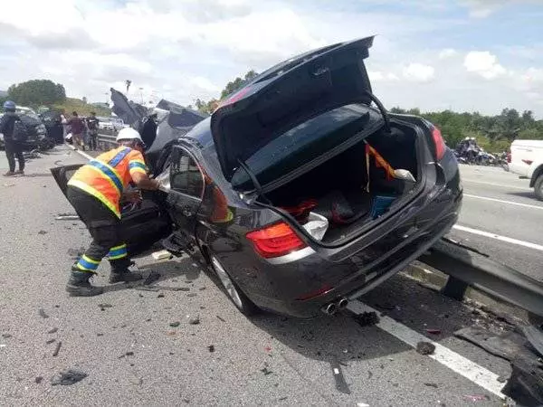 恐怖車禍 羅釐4車連環撞奪4命!!