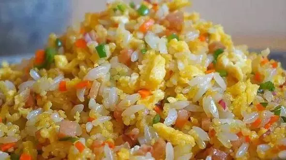 懶人必備簡單又好做的【9種炒米飯】大魚大肉吃膩了不如來碗炒米飯吧!