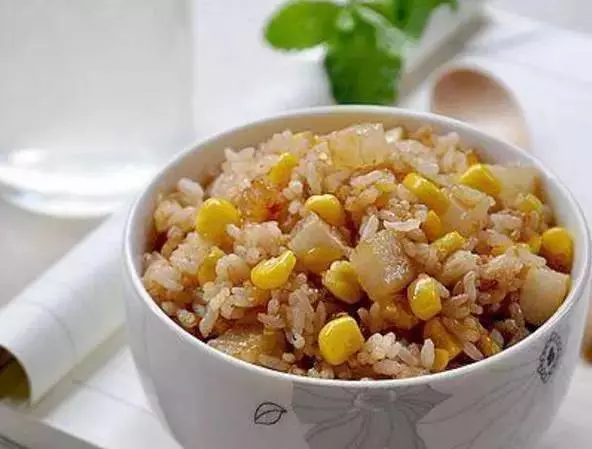 懶人必備簡單又好做的【9種炒米飯】大魚大肉吃膩了不如來碗炒米飯吧!
