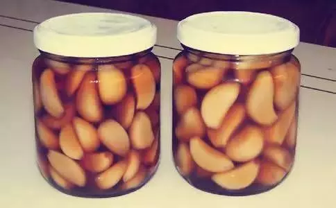 請別再用醋泡蒜啦!大蒜加一寶,80歲不血栓