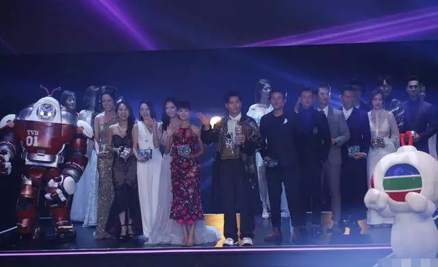 【2019 TVB節目巡禮】全台花旦小生盛裝「斗靚」,大馬全民女神黑天鵝裝扮出場