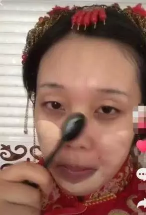 新娘大婚當天素顏把新郎嚇跑,化妝後簡直判若兩人,網友:亞洲四大邪術不是鬧著玩的!