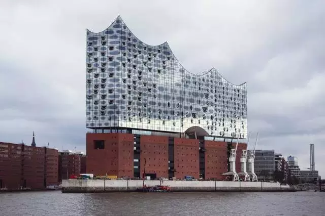 看看德國人的作品,這才是建築設計,我們叫「畫圖」……