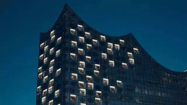 看看德國人的作品,這才是建築設計,我們叫「畫圖」……