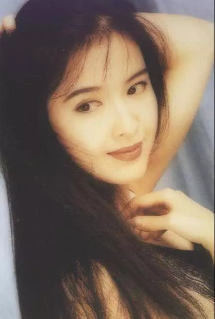 20歲藍潔瑛,20歲周慧敏,20歲邱淑貞,都沒有20歲的她美!