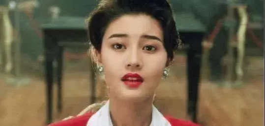 20歲藍潔瑛,20歲周慧敏,20歲邱淑貞,都沒有20歲的她美!