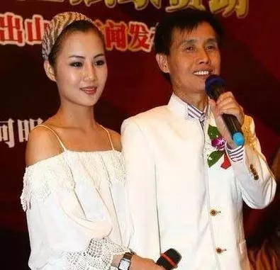 娛樂圈五對干父女,前三對是「模範父女」,後兩位讓乾女兒懷孕了
