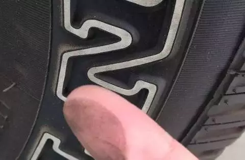 我差點送命！「洗車」後千萬別做這個動作！否則爆胎機率倍增，危及生命！
