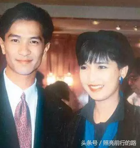 藍潔瑛四段感情離散收場,但沒想到傷她最深的卻是他,網友:可憐她含冤而終,暴斃而亡...