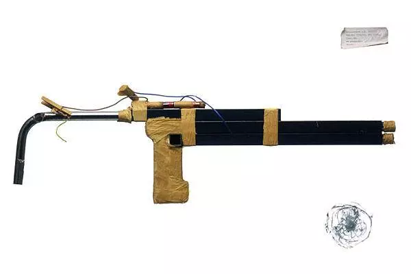 12個囚犯製作來逃獄的【DIY逃獄工具】 看完後你會發現囚犯們根本就是一群墮落的天才