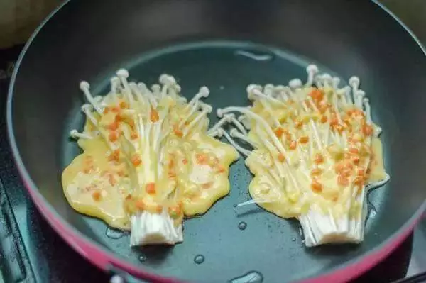 金針菇和雞蛋神搭配!這麼做出來的美食絕對好吃!