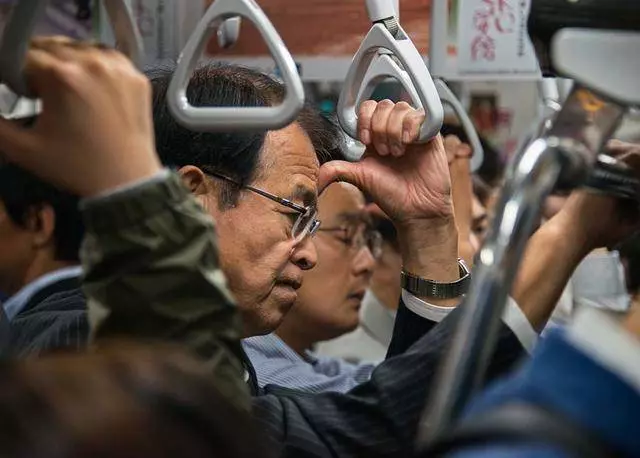 可以讓人意外懷孕的日本地鐵 太可怕了~原來痴漢就是這樣來的