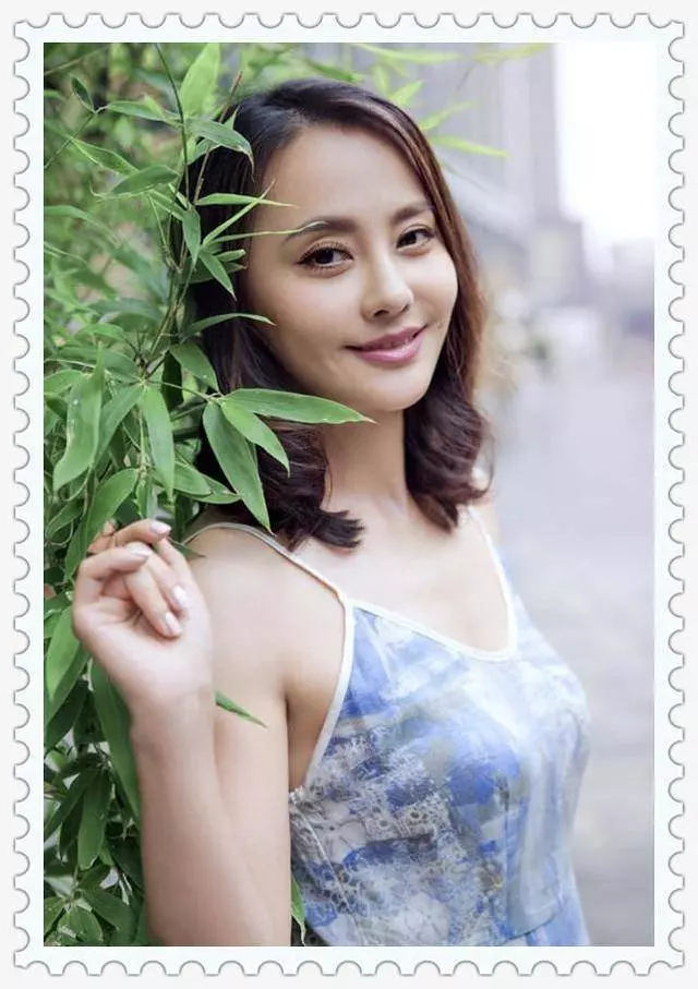 看了劉詩詩深V裙,再看看馬雅舒,真的想對吳奇隆說一句:好福氣~