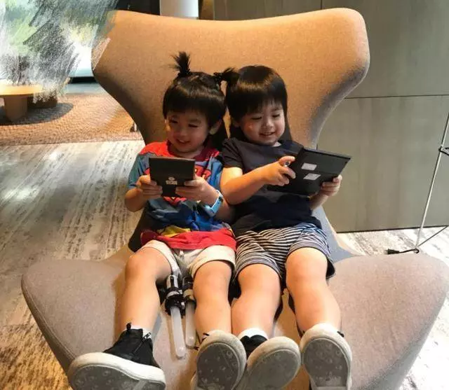 林志穎深夜吐槽三個兒子太調皮,家裡一片狼藉,網友:不是擺拍!