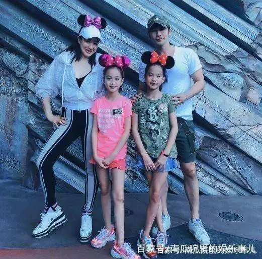 鍾麗緹大女兒是三國混血,如今近照比媽媽還顯老,網友:更像姐妹