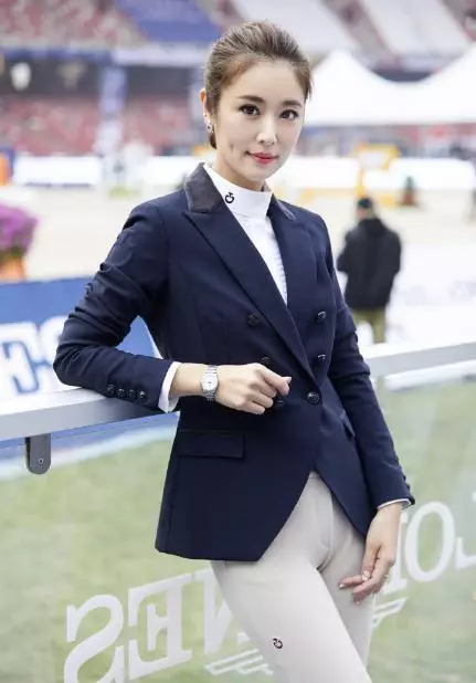 42歲林心如近照,無P圖暴露了真實顏值,這模樣讓網友們很意外