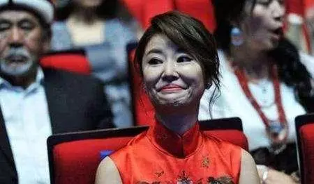 42歲林心如近照,無P圖暴露了真實顏值,這模樣讓網友們很意外