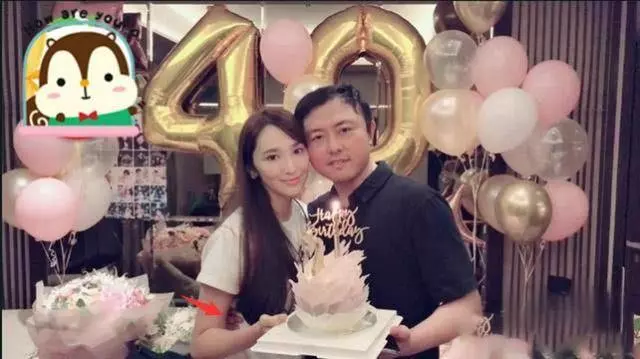 吳佩慈未婚夫和林允傳出緋聞,吳佩慈曬出恩愛照,守護正宮位置