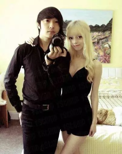 美國女倒追新加坡男結婚,萬里來獅城,網友酸:美女眼神不好吧,這麼丑也看得上~