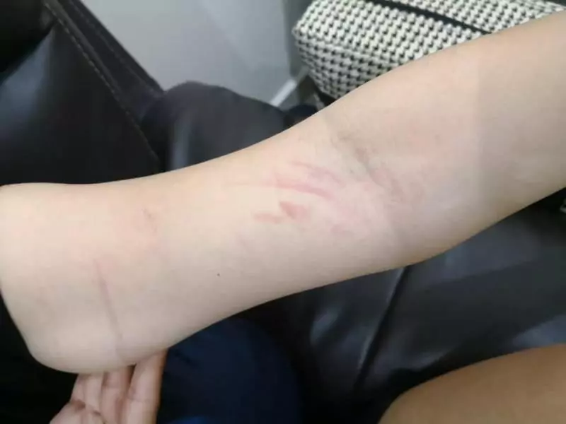 大馬最新賤男~ 結婚當天后就沒回家睡!在外逍遙快活!拿走老婆100多千!駕走老婆的BENZ和BMW!