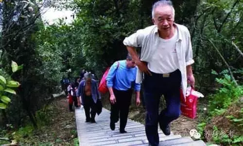 骨科醫生從不做這件事,太傷膝蓋!學會一招膝蓋壽命增10年!