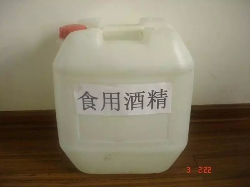 「冰箱膠條」易發黴難清洗?別急著換新的,教你「4招」,洗得乾凈除菌又省錢!