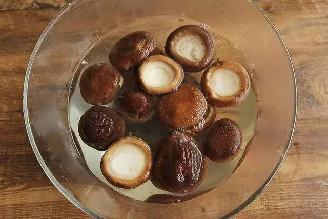 香菇這樣做,口感比鮑魚好,味道比肉鮮美,米飯最佳伴侶!