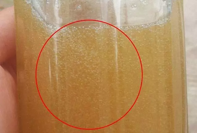 80 歲 老 蜂 農 教 你 一 杯 「 清 水 」 快 速 辨 別 真 假 蜂 蜜 !非常實用,不信試一試~