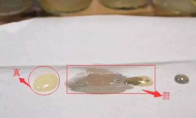 80 歲 老 蜂 農 教 你 一 杯 「 清 水 」 快 速 辨 別 真 假 蜂 蜜 !非常實用,不信試一試~
