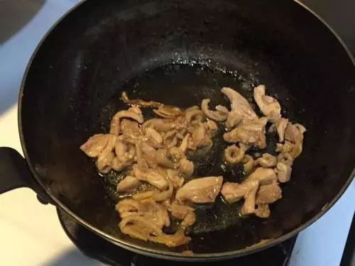 麻油雞飯的詳細做法,今天就來一鍋熟吧!!