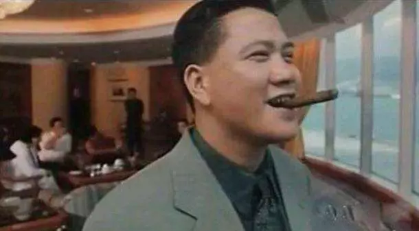 萬梓良現任和前任恬妞對比,這差距還真大,難怪萬梓良會換老婆