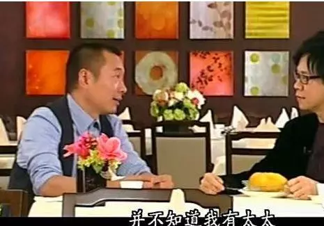 三屆TVB視帝,拋棄10年糟糠,為娶小三與母親斷絕關係
