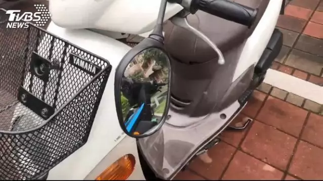 4車連環撞!幼教老師摔傷 白車涉肇逃