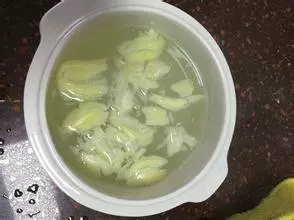 止咳小偏方,白醋裡加點這個快速止咳超見效!比吃藥更好