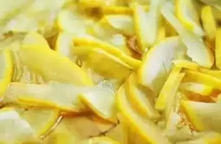 止咳小偏方,白醋裡加點這個快速止咳超見效!比吃藥更好