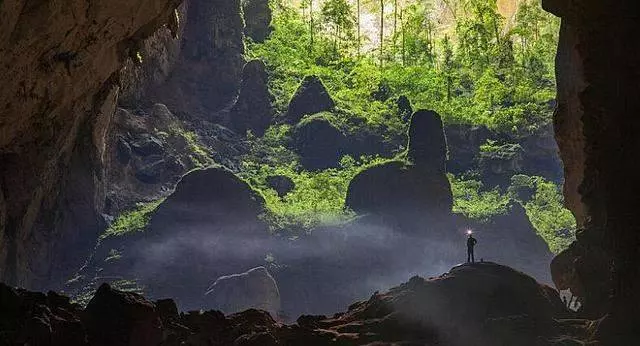 探險隊在越南發現「世界最大洞穴」 內藏森林、湖泊…能塞下40棟摩天樓 ~