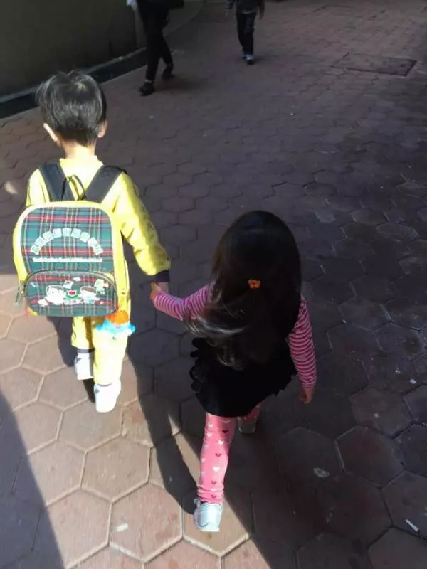5歲女童被生父繼母活生生虐死!!把她舉起拋撞天花板10多次、剪刀剪肉、拖鞋巴臉、藤條亂掃、不給放吃! EZP9 生活網