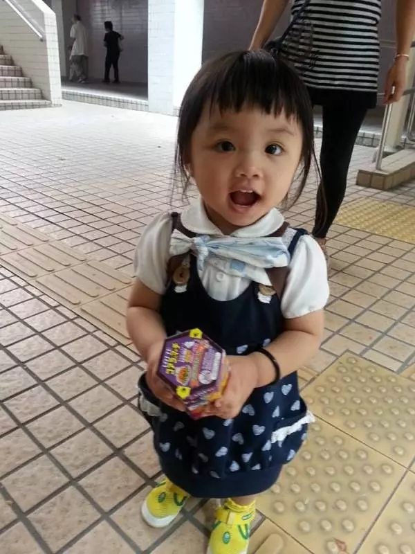 5歲女童被生父繼母活生生虐死!!把她舉起拋撞天花板10多次、剪刀剪肉、拖鞋巴臉、藤條亂掃、不給放吃! EZP9 生活網