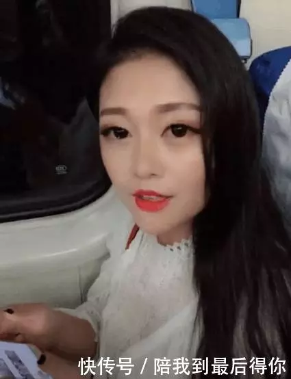 小姐姐素顏坐高鐵被一帥哥叫大嬸? 化完妝後, 網友: 他高攀不起!