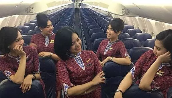 ◤印尼空難◢ 6具遺體已被撈起! 機組人員名字已經確認,永遠記住她們
