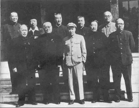 35張讓你感慨「時間已經回不來」很久以前的名人經典照片 年輕時的范冰冰真的正點!