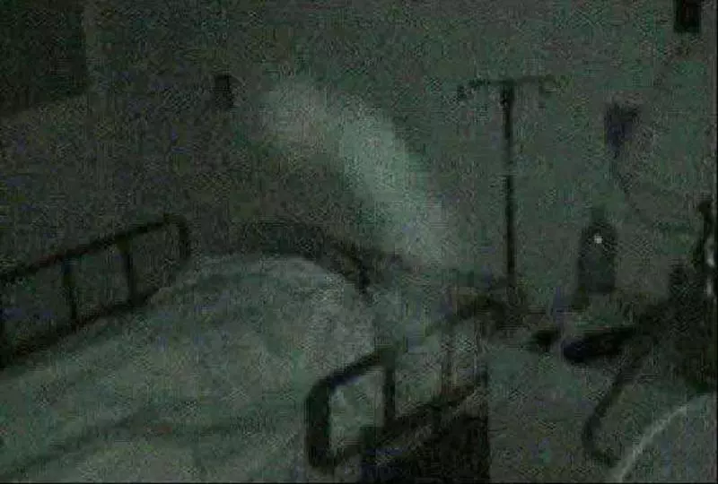 15張連鐵齒的你都「再也不敢關燈睡」超自然真實恐怖照 鏡子的傳說都是真的...千萬別回頭!