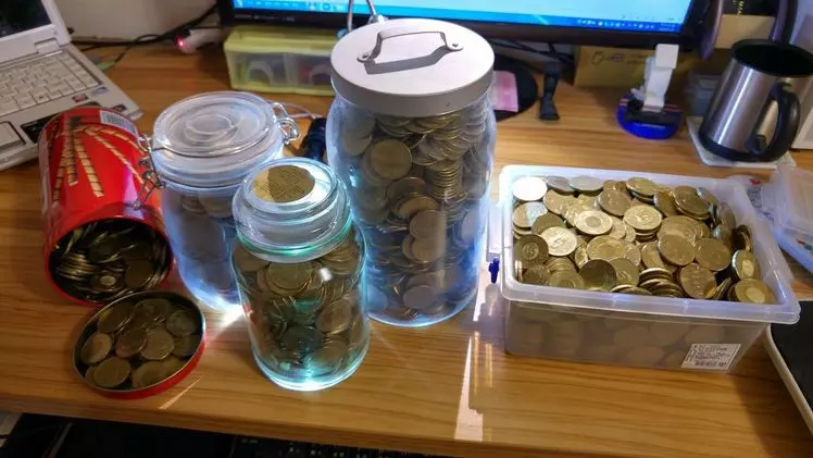 他利用「周星馳」發明超強存錢法 5個月後打開錢桶「金額超級驚人」!